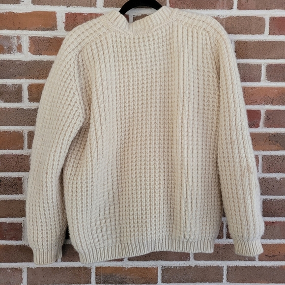 GAELTARRA 100% PURE WOOL. Hnadloomed in ireland lined caridgan. - Picture 7 of 9